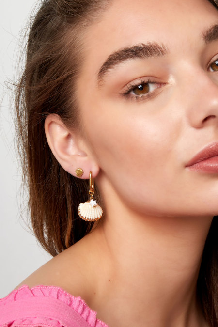 boucles d'oreilles à clous en coquillage 2