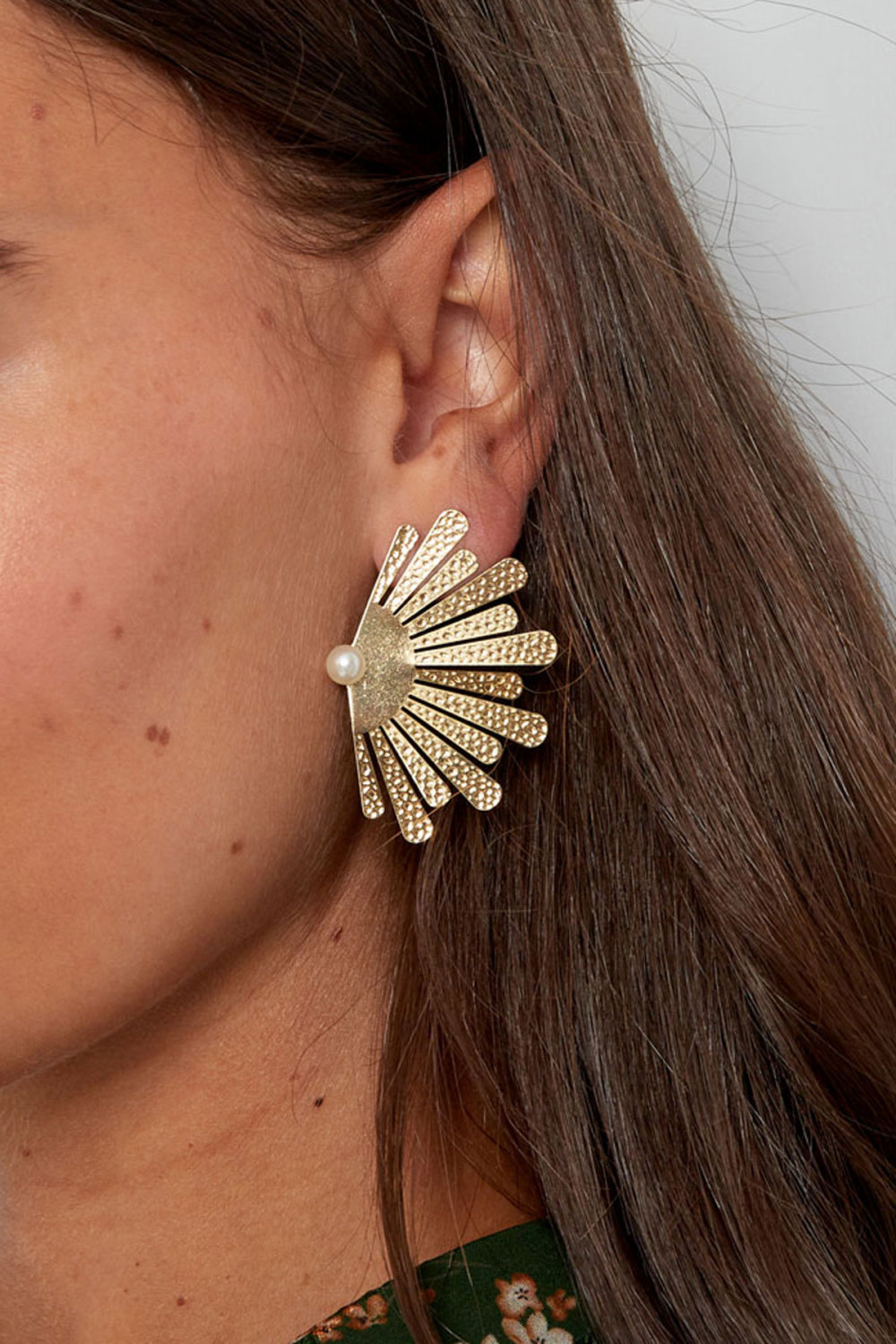 Boucles D'oreilles Demi Fleur Avec Perle Image3