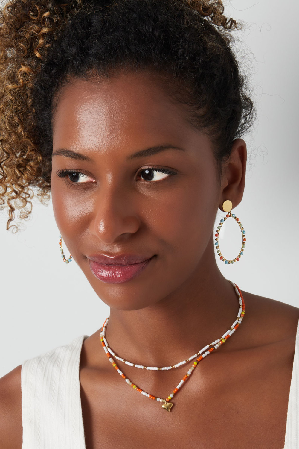 Boucles D'oreilles Pendantes Ovales Avec Perles Vertes - Dorées Image2