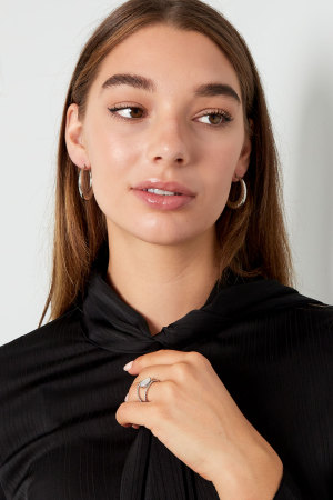 Boucles D'oreilles Ovales Avec Imprimé h5 Image2