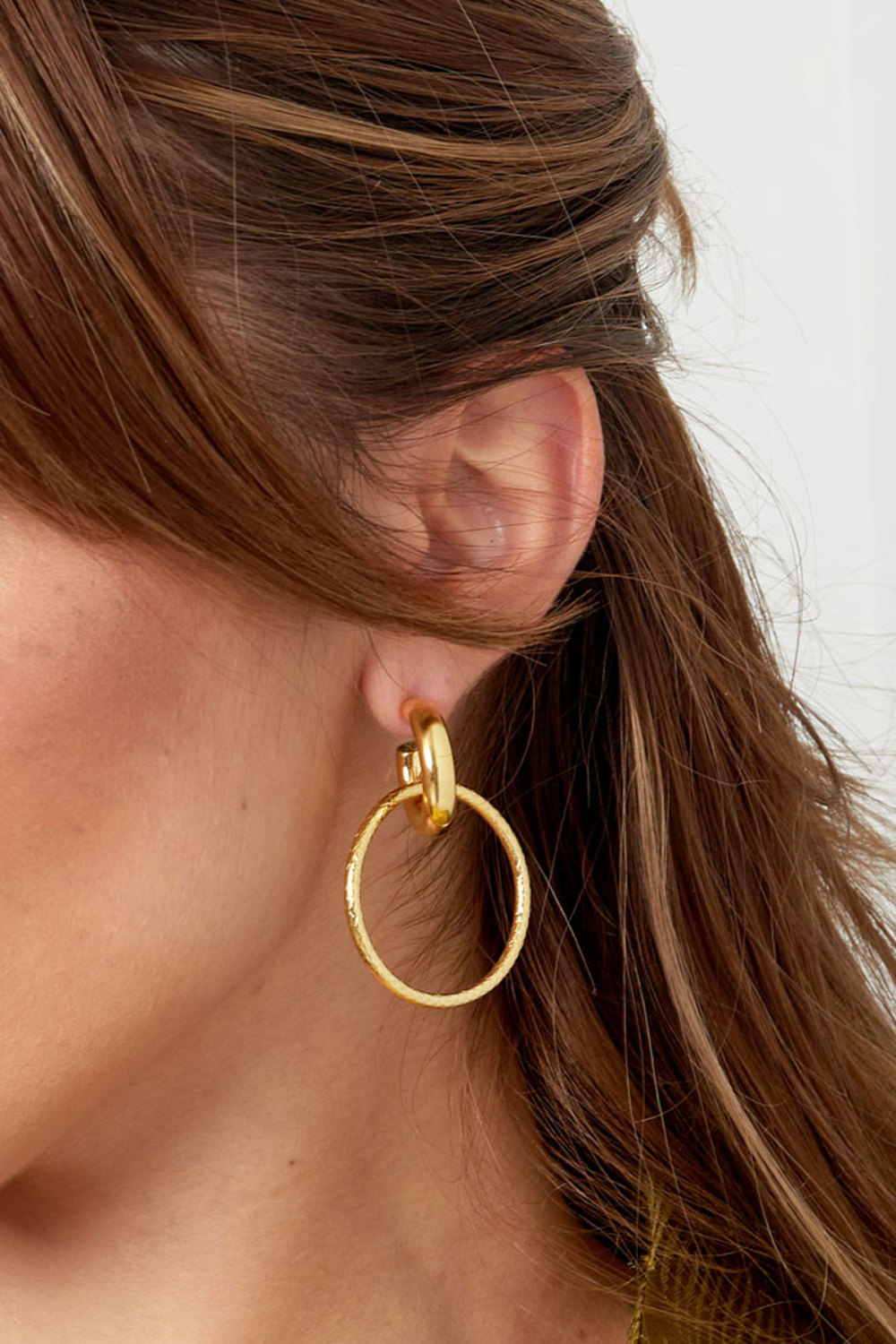 Boucles D'oreilles Lien Avec Cercle Doré Image3