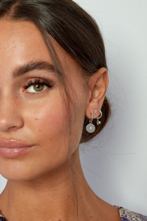 Boucles D'oreilles Rondes Minimalistes Avec Étoile h5 Image2