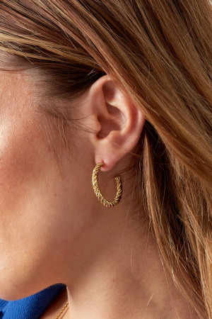 Boucles D'oreilles Torsadées Petites - Dorées h5 Image3