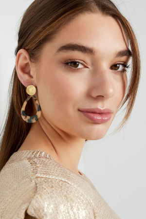 Boucles D'oreilles Pièce Coeur Avec Ovale - Doré/Beige h5 Image4