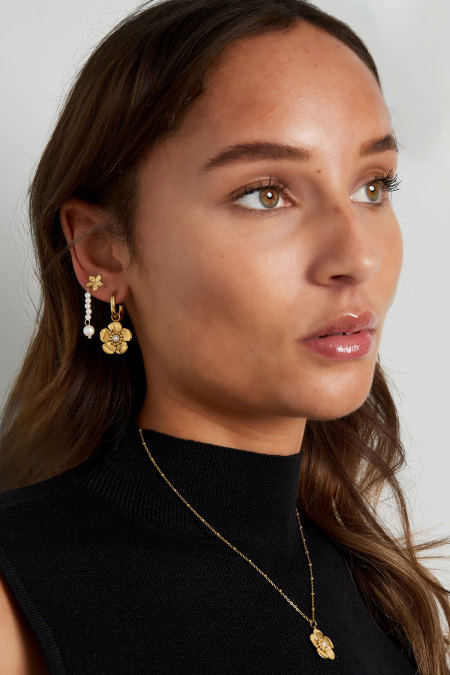 Boucle d'oreille avec joli pendentif fleur - doré 2