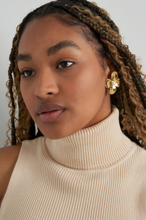 Boucles D'oreilles Déclaration Perle Florale h5 Image2