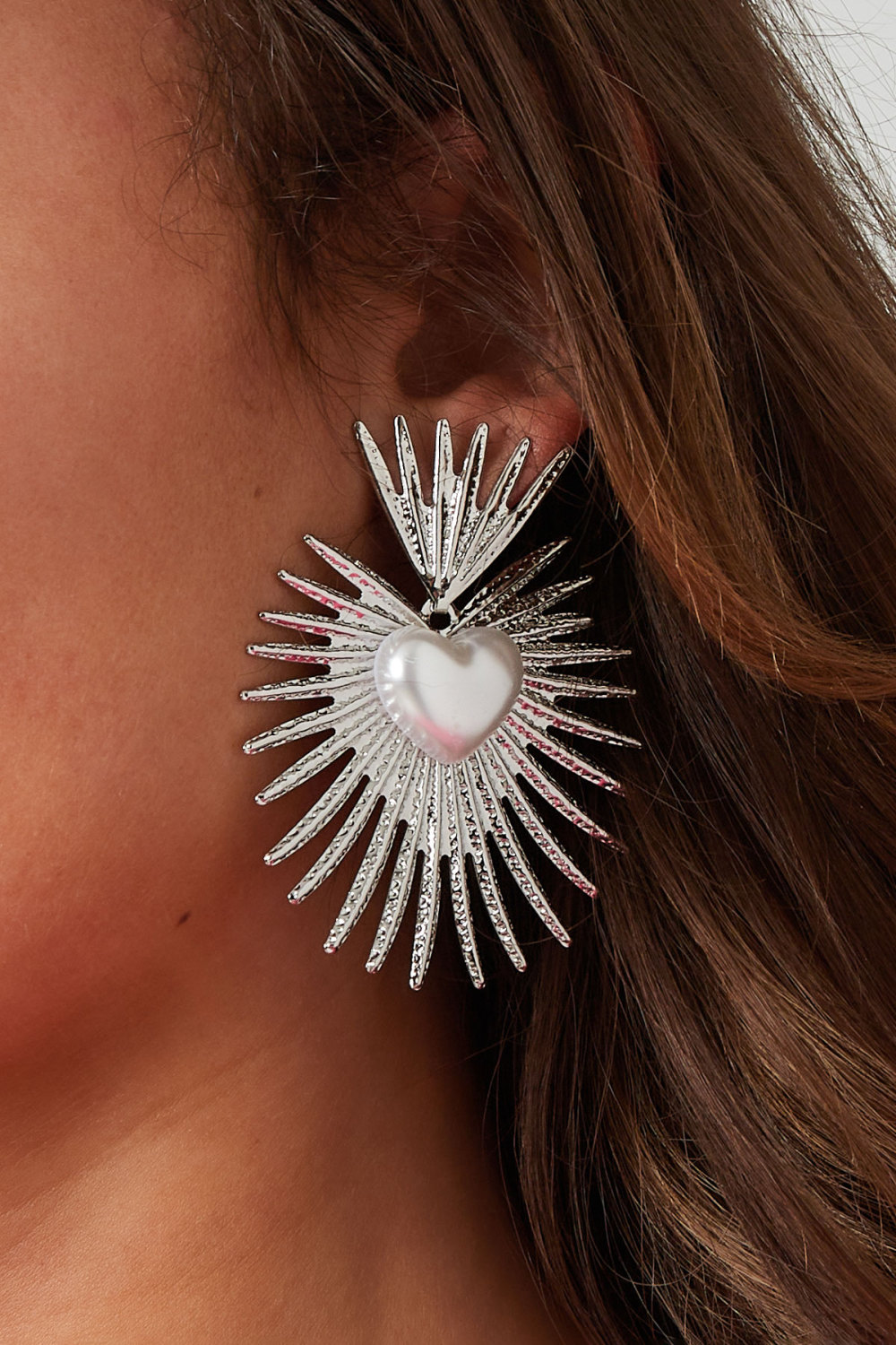 Boucle D'oreille Classique Avec Coeur En Perles Image3