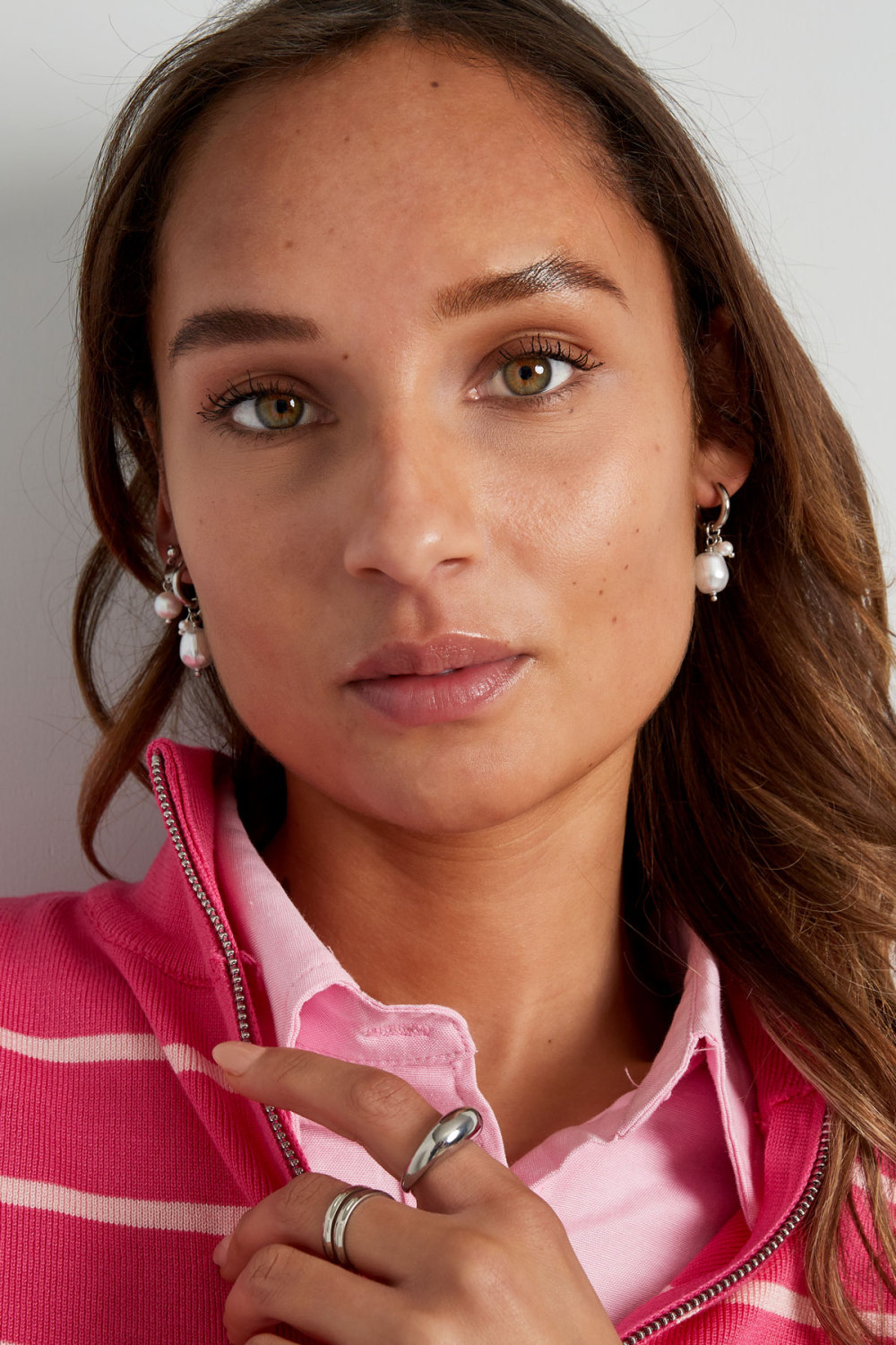 Boucle D'oreille Simple Avec Grande Et Petite Perle - Dorée h5Image2