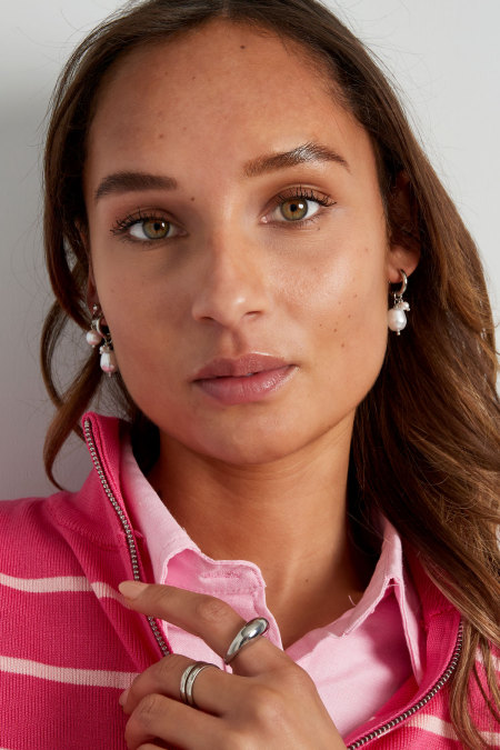 Boucle d'oreille simple avec grande et petite perle - dorée 2