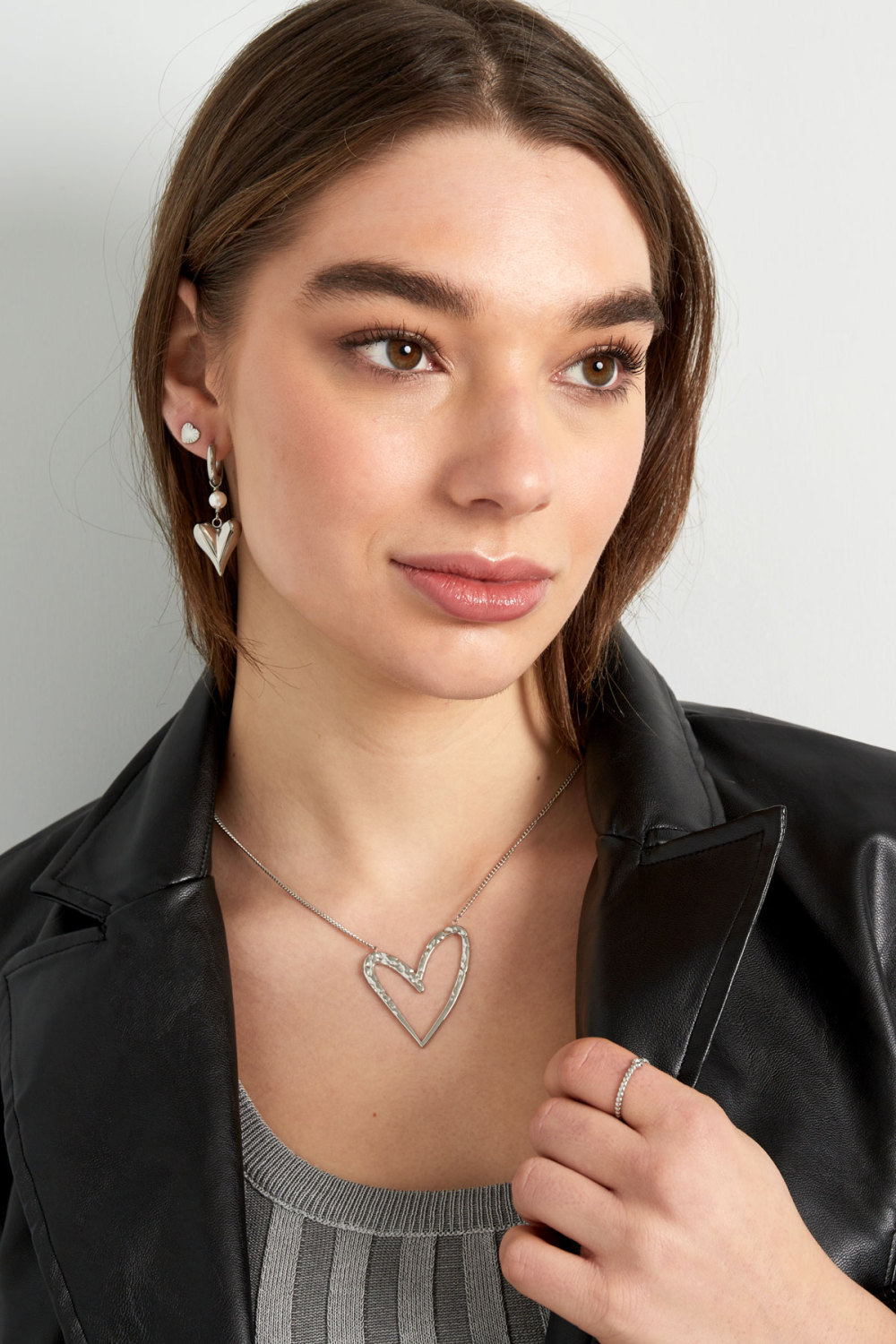 Boucle D'oreille Avec Pendentif Perle Et Coeur - Doré Image2