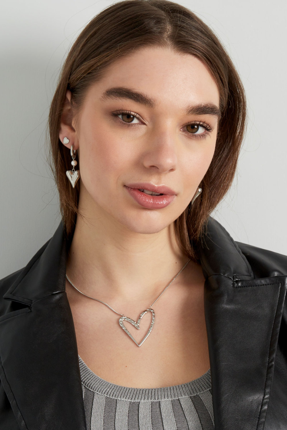 Boucle D'oreille Avec Pendentif Perle Et Coeur - Doré Image4