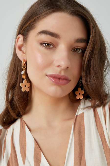 Boucles d'oreilles ambiance florale - beige doré 2