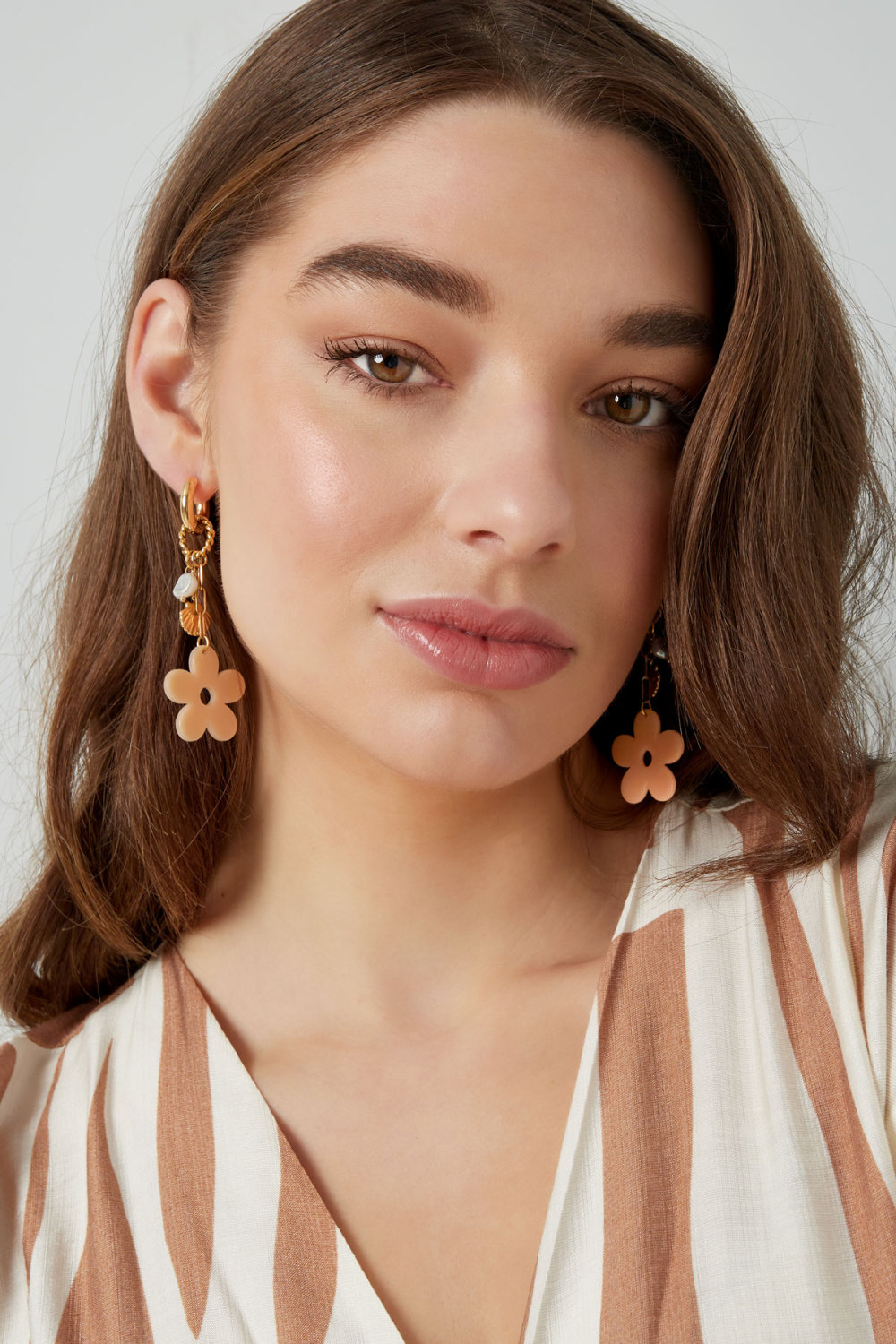 Boucles D'oreilles Ambiance Florale - Beige Doré h5Image2