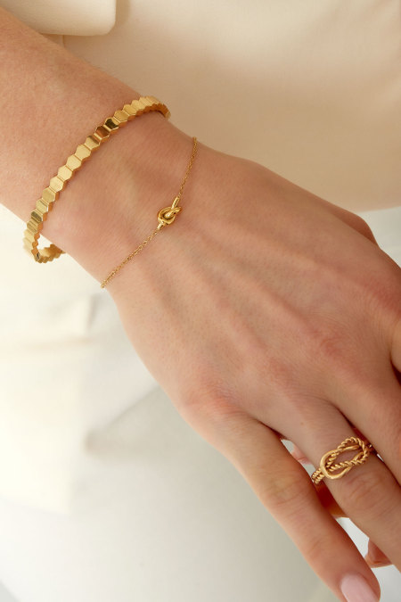 Bracelet simple avec breloque nouée 2