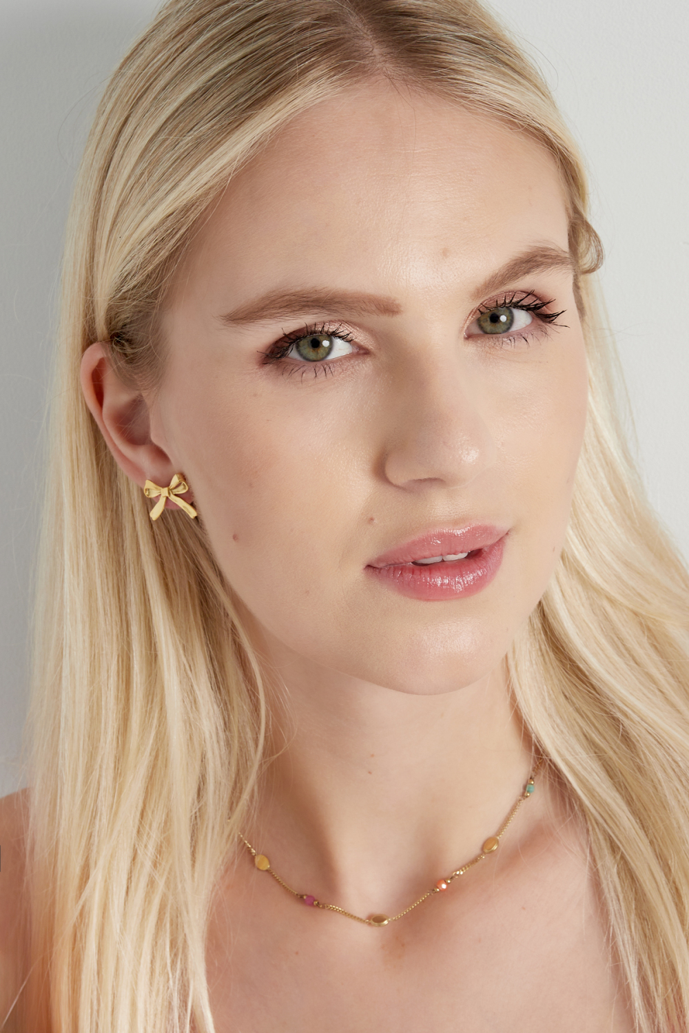 Les Boucles D'oreilles Doivent Avoir Un Nœud h5Image4