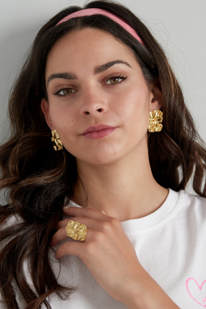 Les Boucles D'oreilles Doivent Avoir De La Grâce h5 Image4