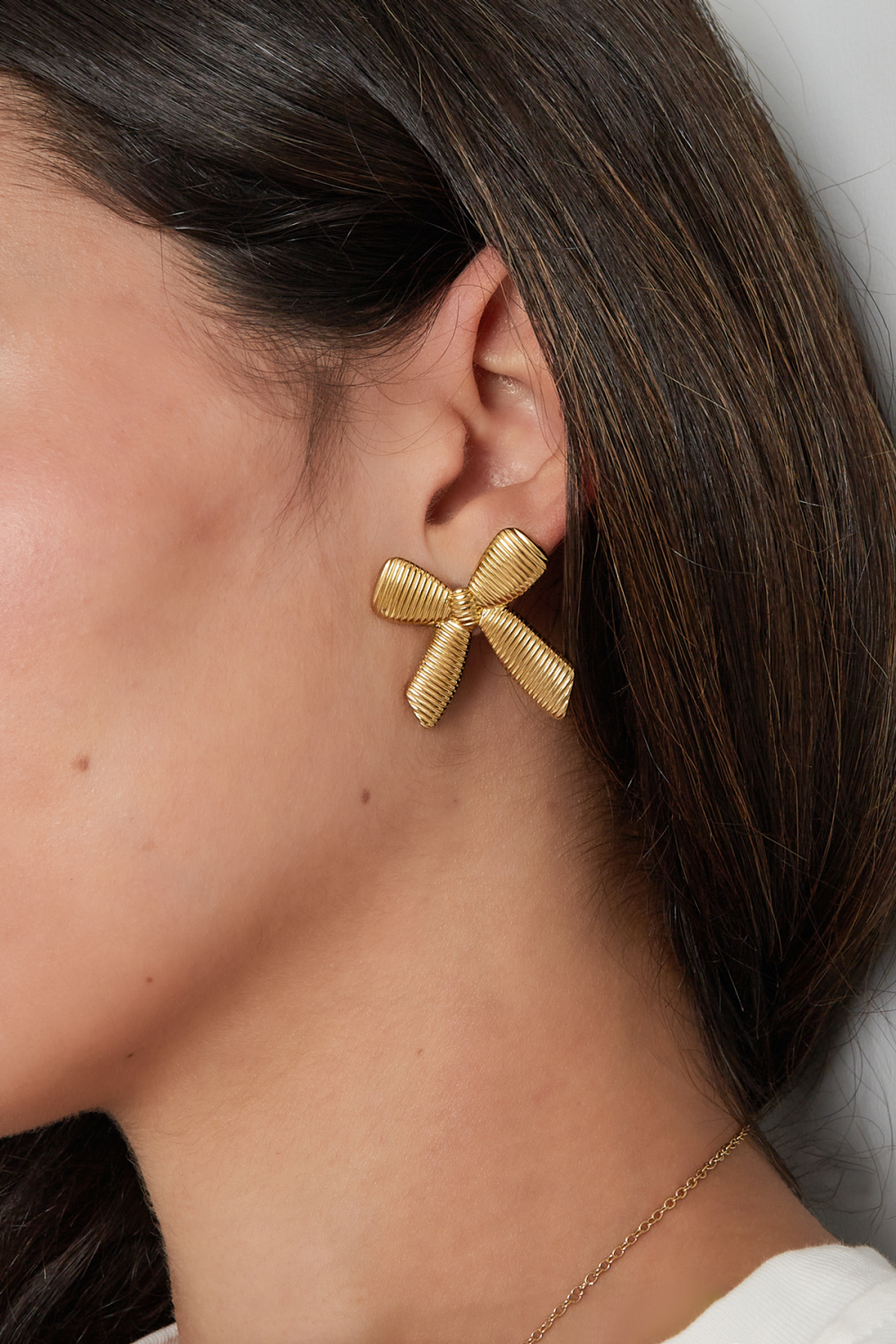 Boucles D'oreilles Clous Simples Avec Noeud - Doré  Image2