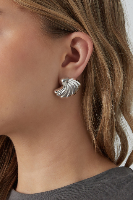 Boucles d'oreilles ondulées sauvages - dorées 2