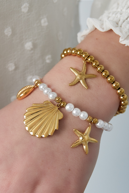 bracelet en perles avec breloques marines 2