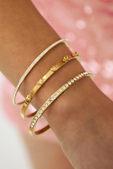 Bracelet orné de motifs en forme de cœur 2