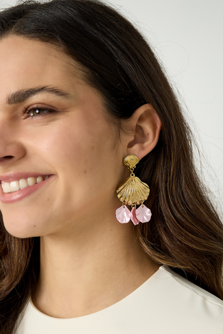 Boucles d'oreilles ornées de coquillages et de nacre 2
