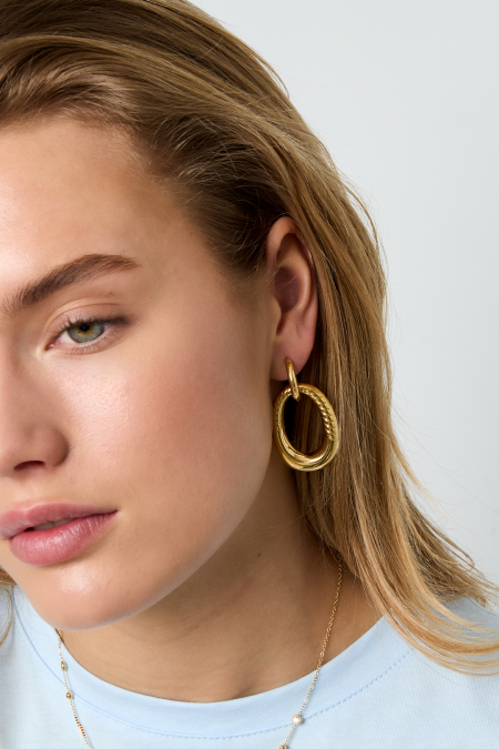 Boucles d'oreilles imposantes avec pendentif ovale détaillé 2