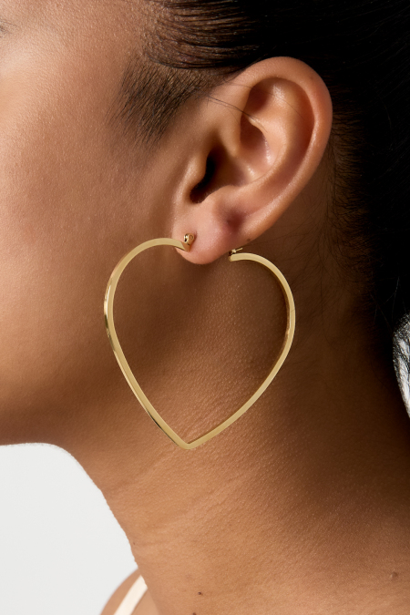 Boucles d'oreilles créoles minimalistes en forme de cœur 2