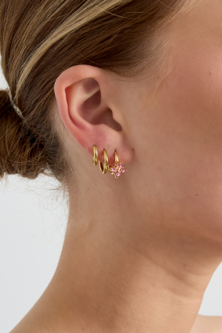 Petites boucles d'oreilles créoles avec des pierres en forme de trèfle 2