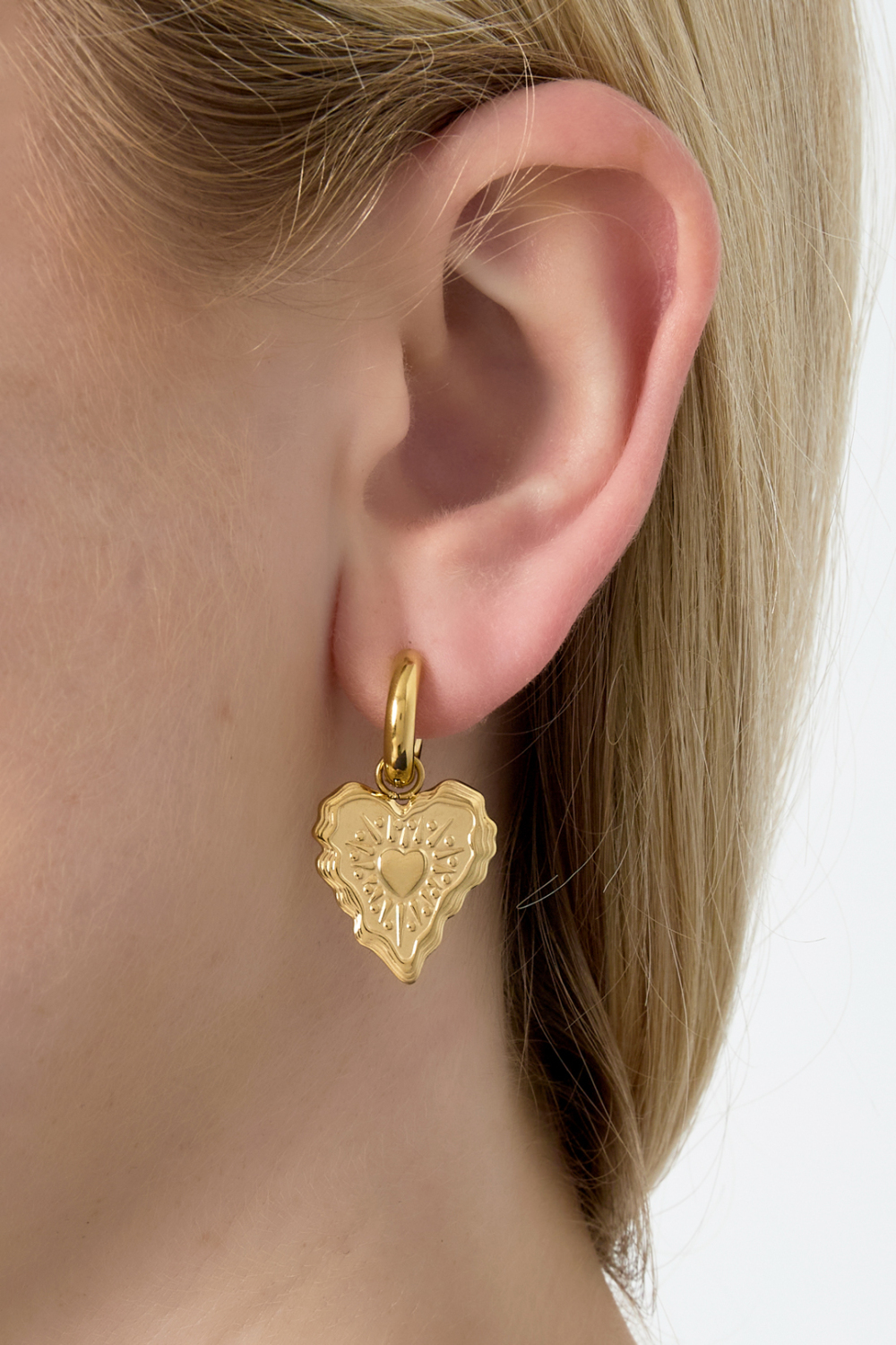Avec Amour, Des Boucles D'Oreilles Toujours Tendance h5Image2