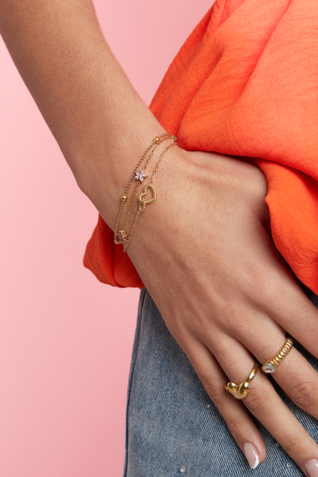 Bracelet orné de pierres colorées et de fleurs 2