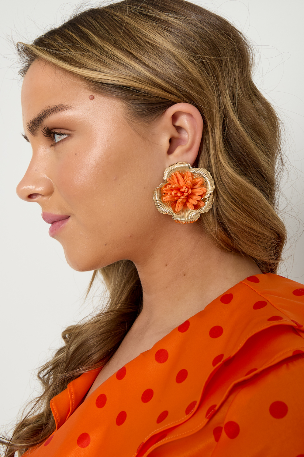 Boucles D'Oreilles Avec Fleur En Raphia 3D h5Image4