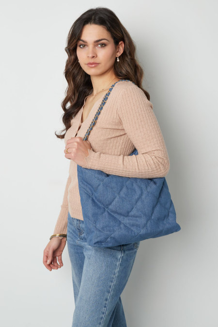 Sac en jean avec motif cousu et chaîne 2