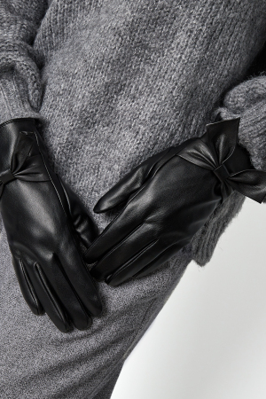 Gants Bowtiful h5 Image2