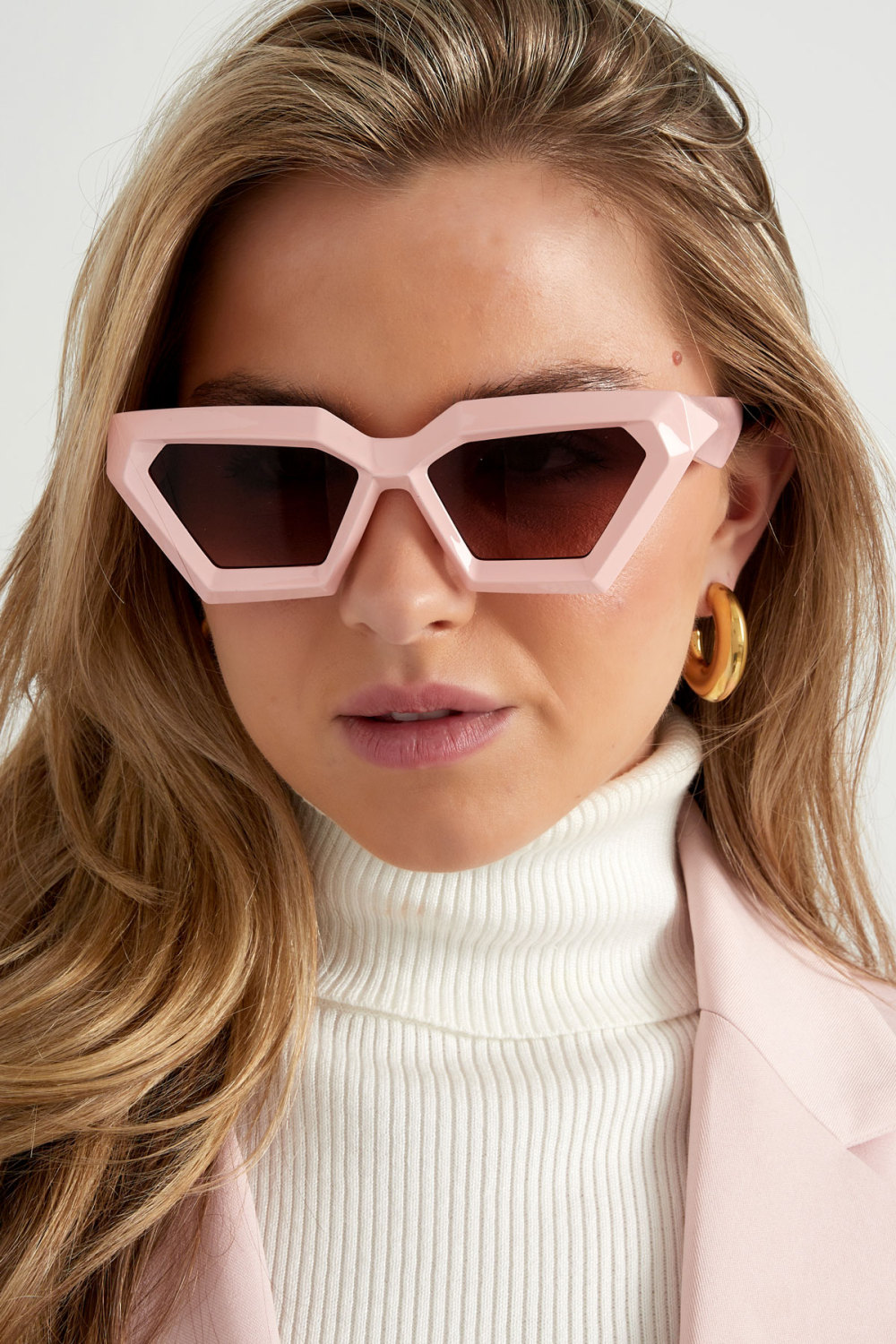 Lunettes De Soleil Angulaires Image3