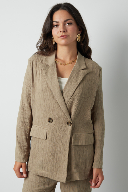 Tenue Femme en Viscose à Double Boutonnage Coupe Structurée