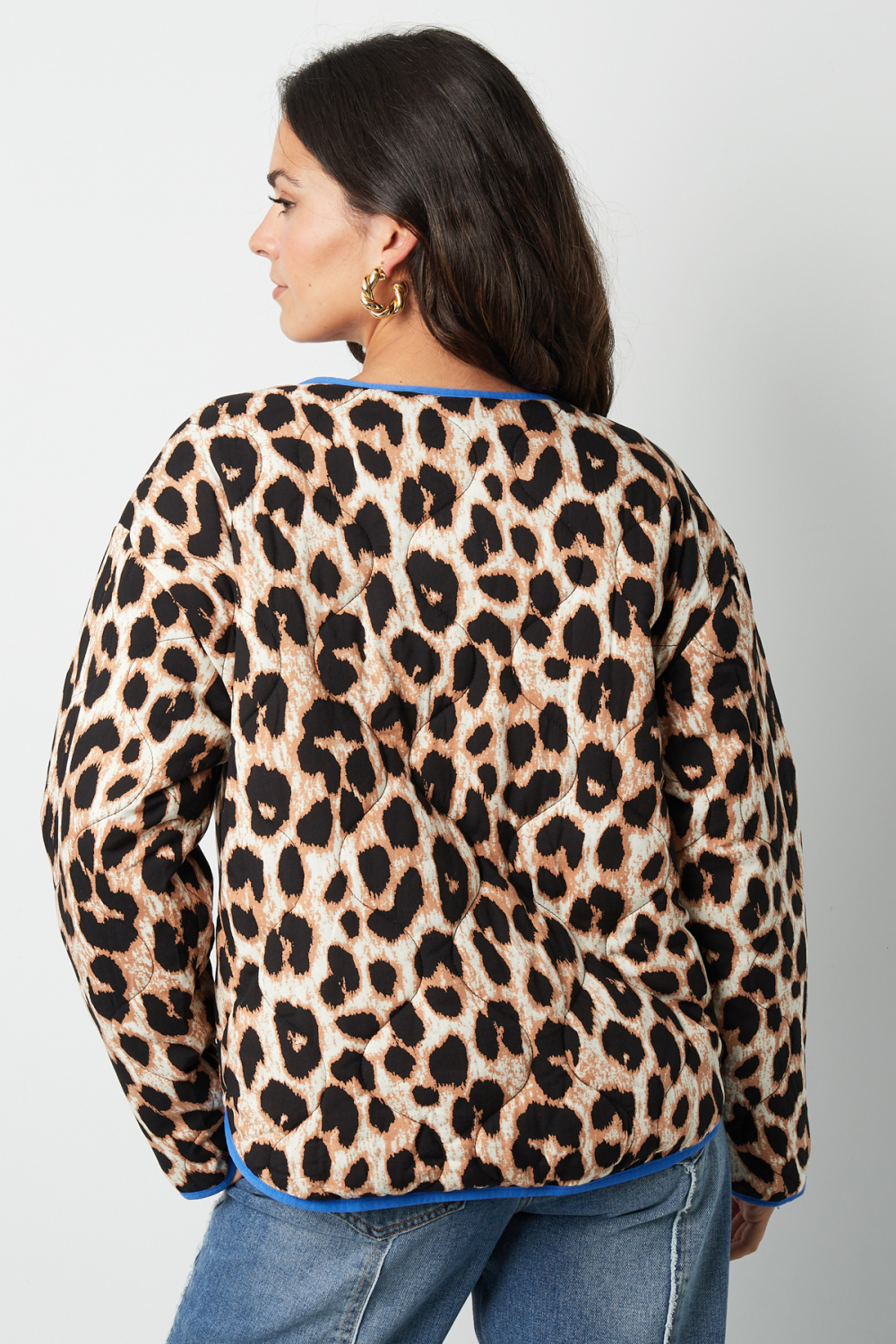 Veste En Fausse Fourrure À Imprimé Léopard Avec Bordure Néon Rose Image8