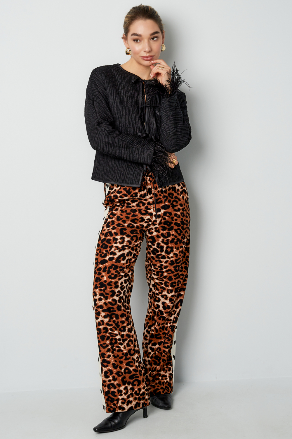 Veste Courte Femme En Polyester Avec Lacets Et Bordure De Plumes Image4