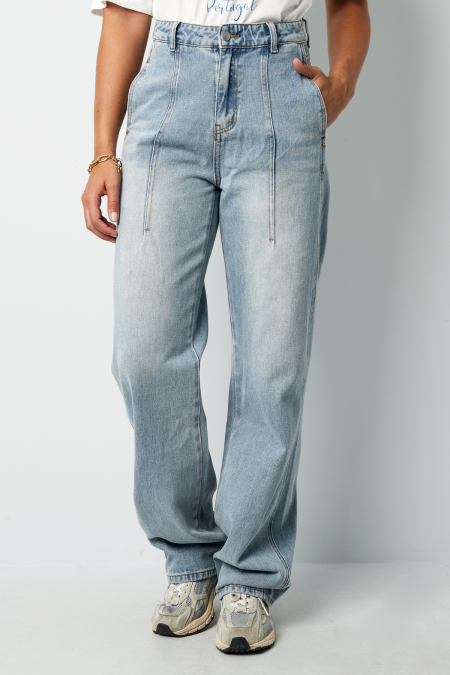 Pantalon femme à taille haute et jambe large en denim lavé clair
