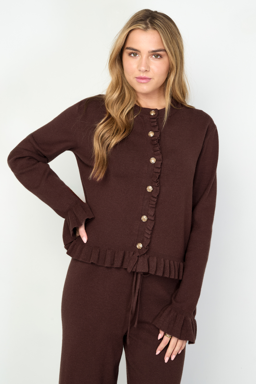 Le Cardigan À Volants Affectueux Image5