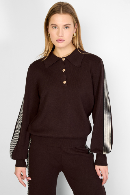 Pull tricoté à rayures