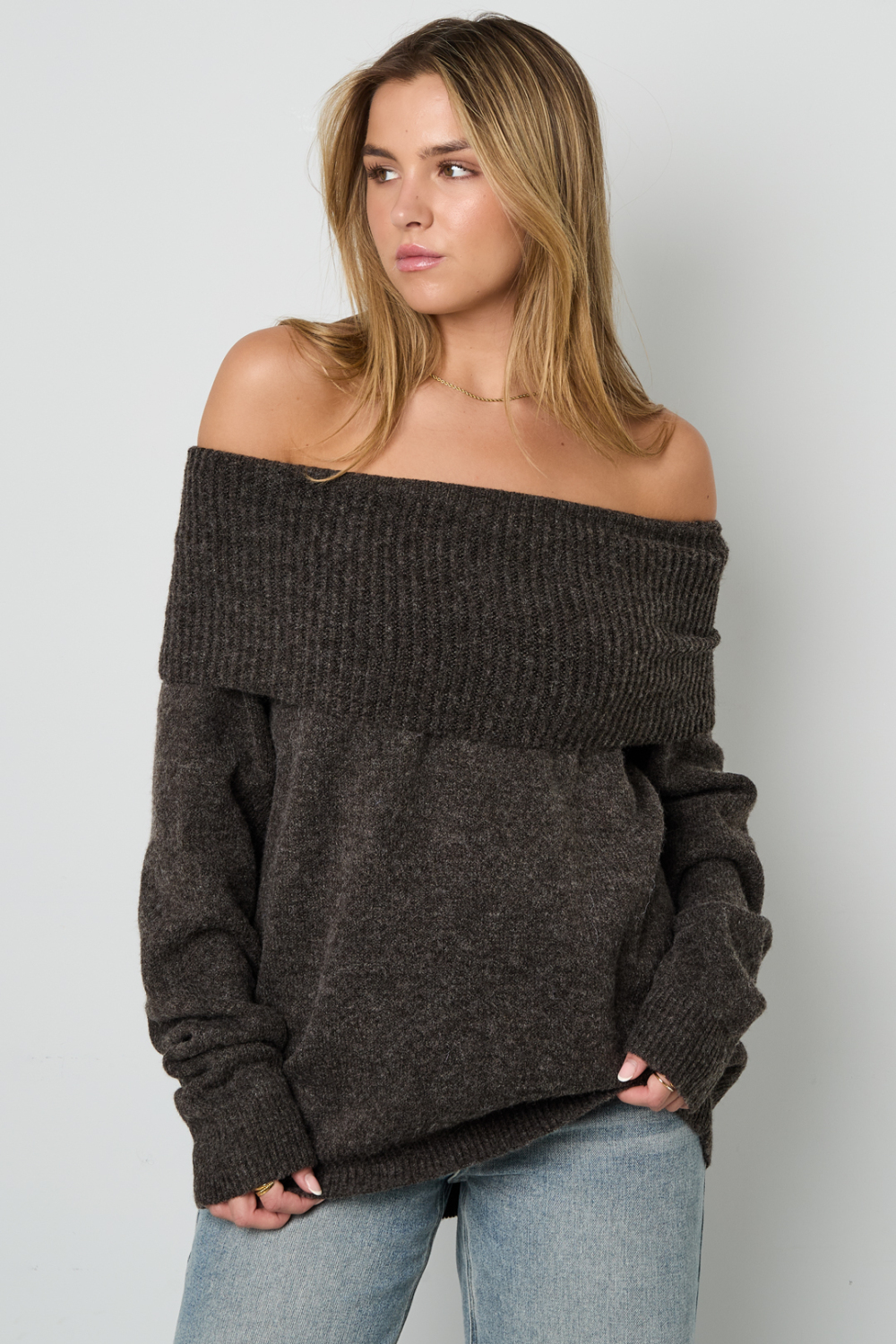 Pull Femme À Épaules Dénudées En Fibre De Polyester Tricotée Élégant Couleur Unie h5Image7