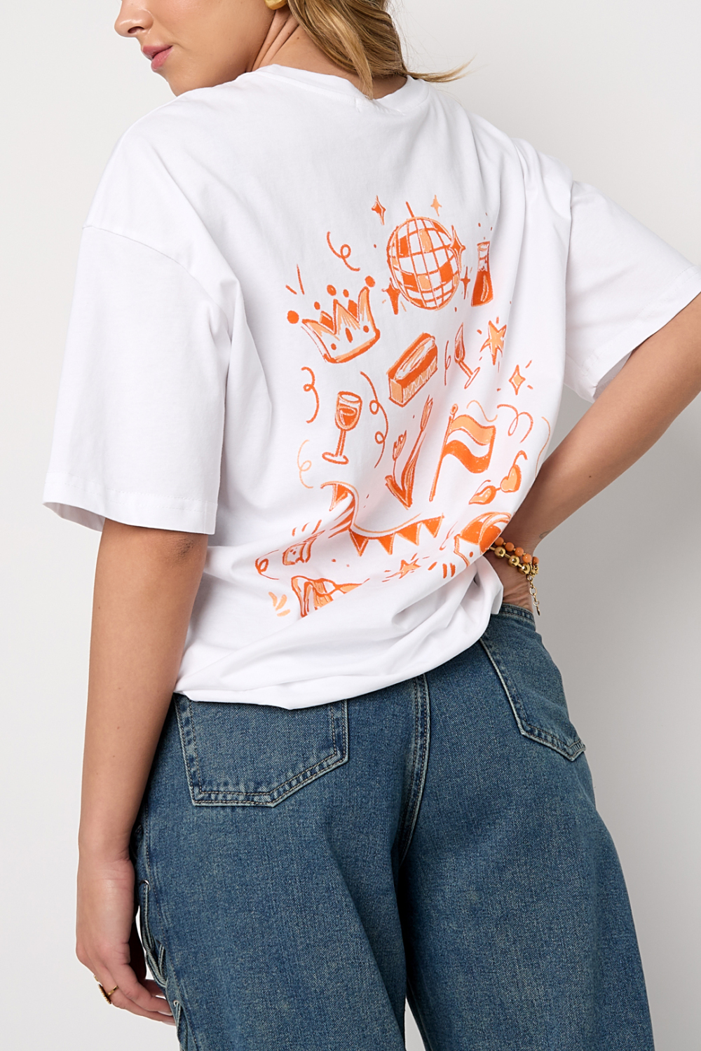 T-Shirt À Motif De Couronne De Dessin Animé Image4