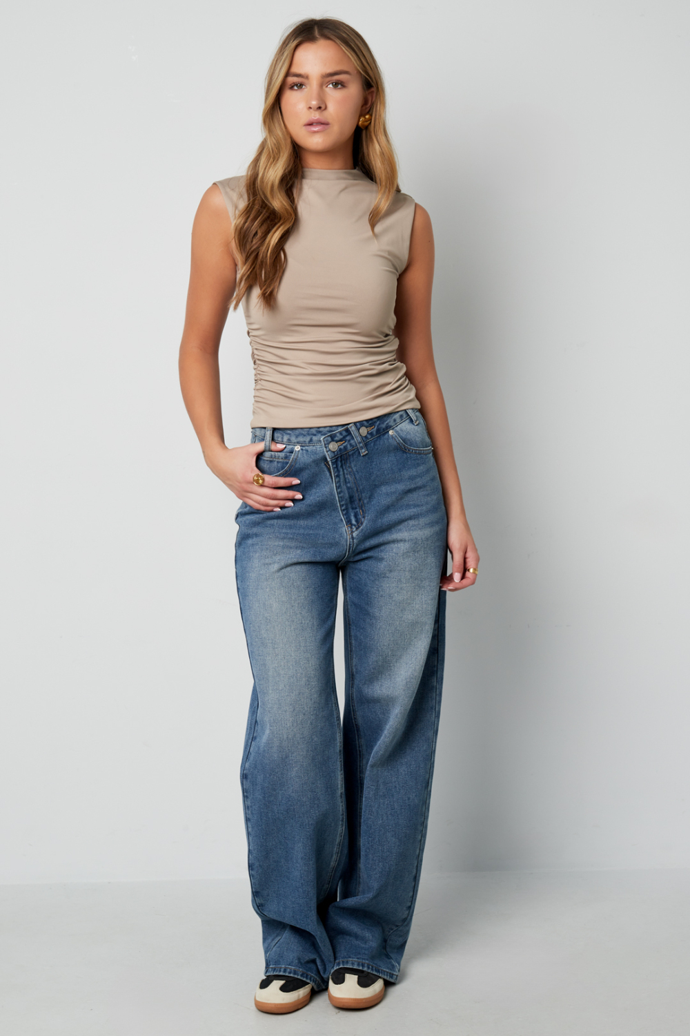 Top Sans Manches En Nylon Tricoté Haute Élasticité Couleur Unie Image15
