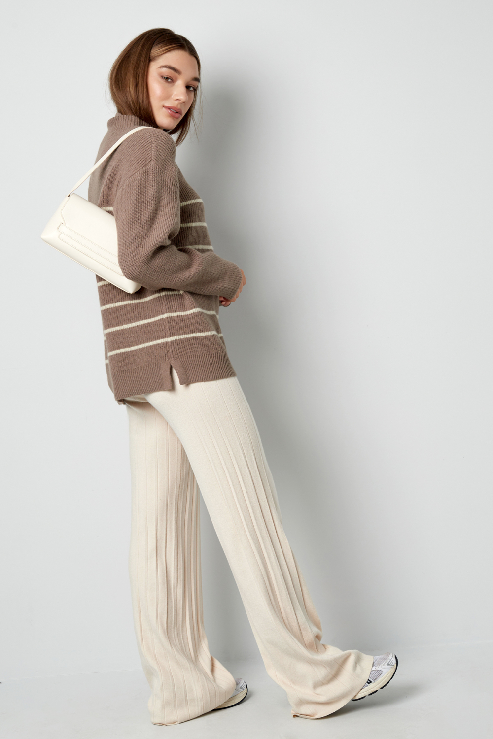 Pantalon Large Femme En Viscose Design Plissé Taille Haute Image10