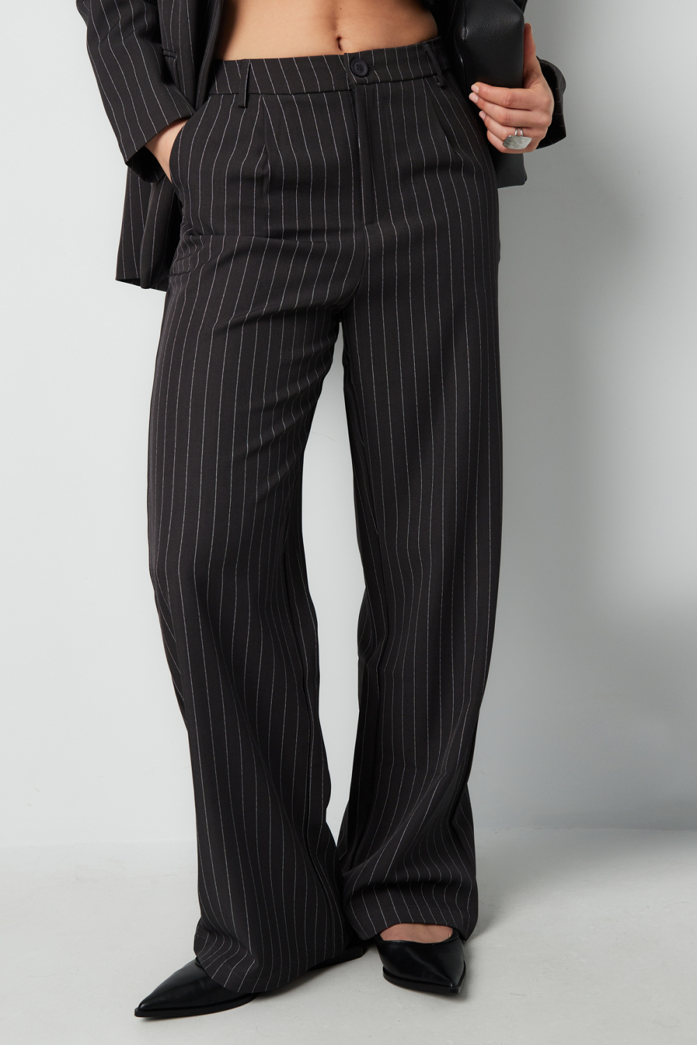 Pantalon Large À Pinces Avec Rayures Fines Pour Femme Image2