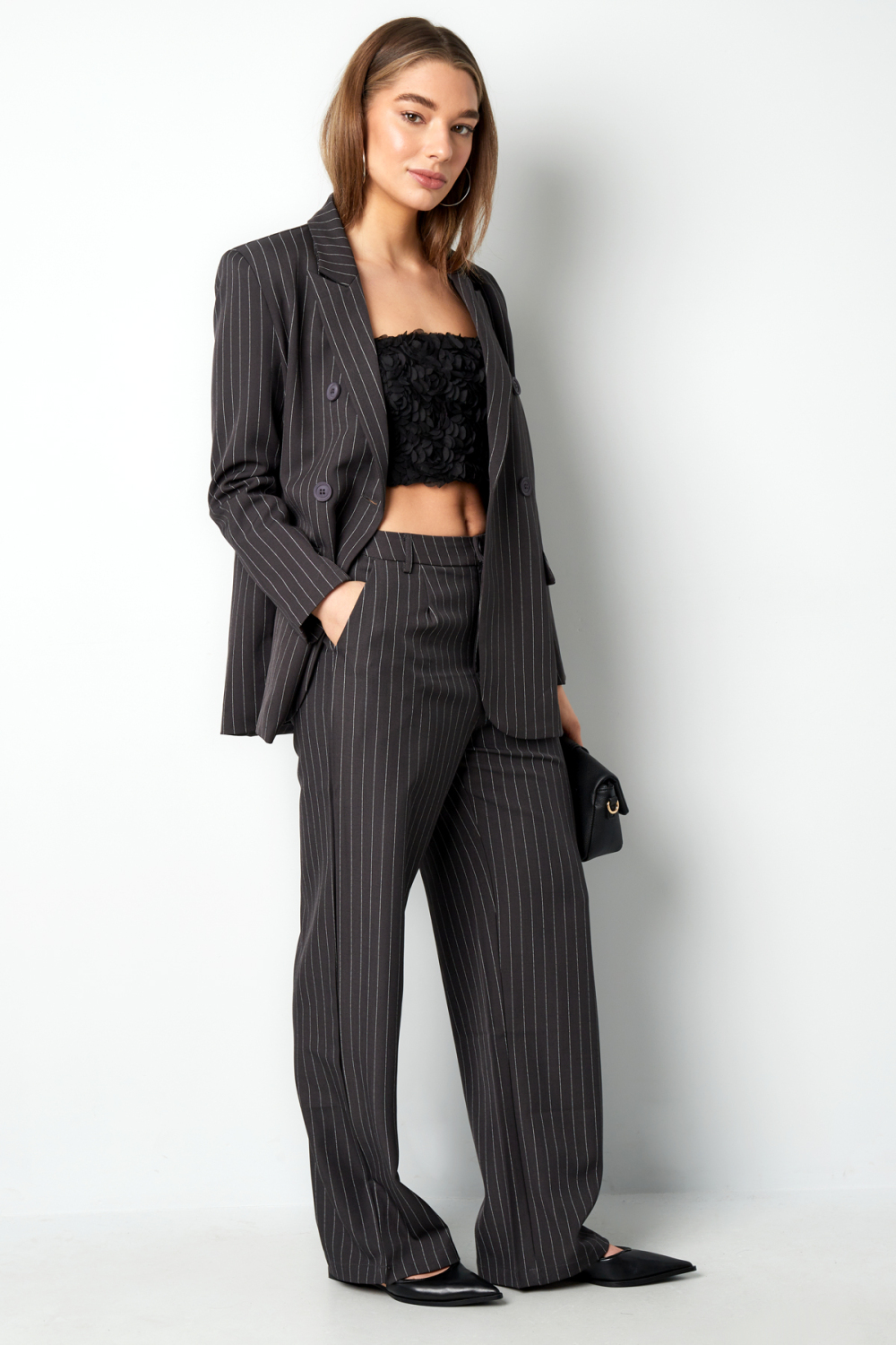 Pantalon Large À Pinces Avec Rayures Fines Pour Femme Image3