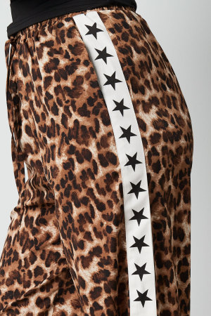 Pantalon De Jogging Ample À Imprimé Léopard Avec Bande Latérale h5 Image3