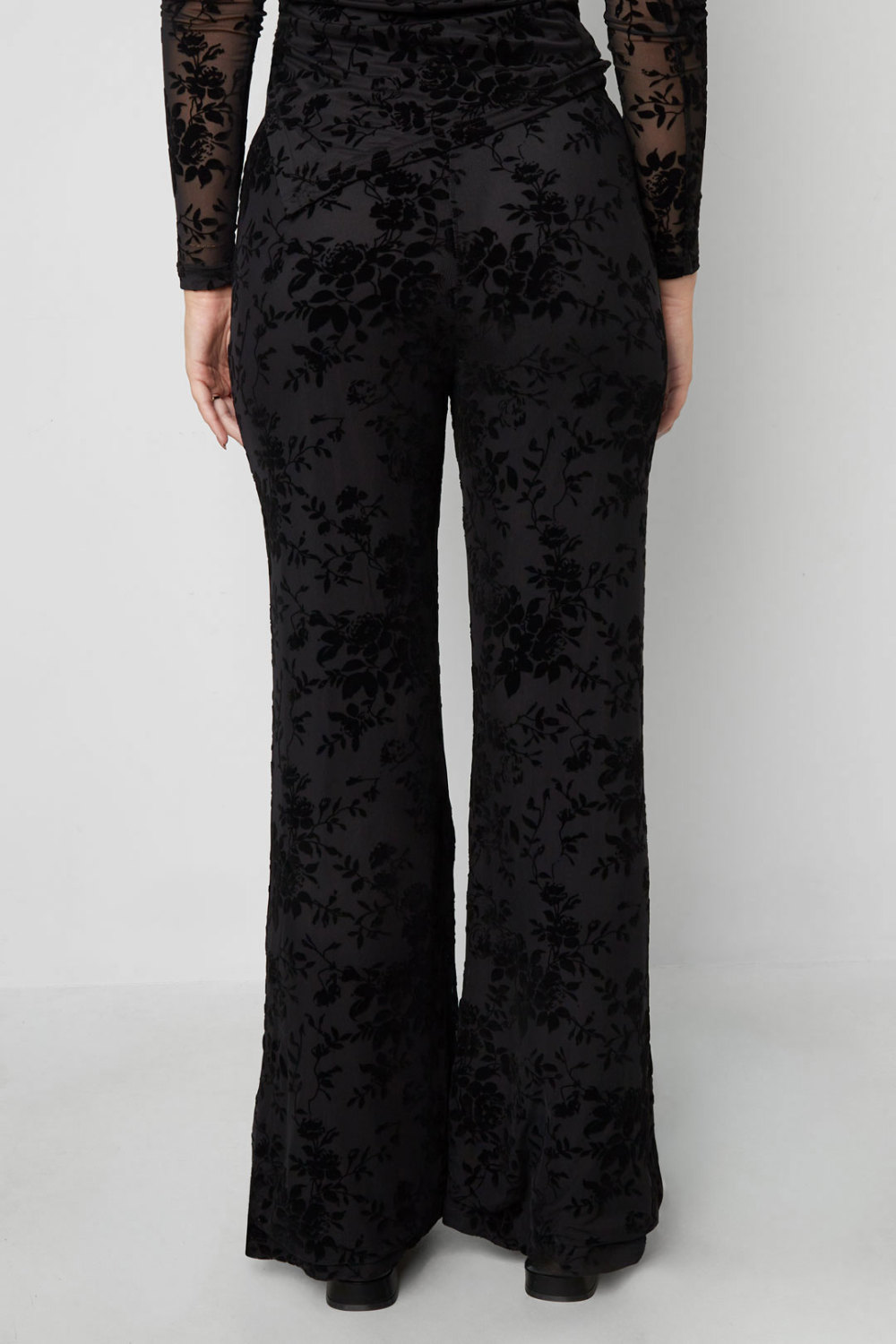 Pantalon En Résille À Imprimé Floral En Daim – Conçu Pour Être Assorti Image5