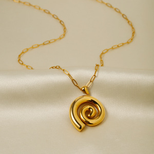 Collier Pendentif En Forme De Cercle Fileté En Acier Inoxydable Or  Européen Et Américain Ins Collier De Style  Internet En Spirale Style Cleanfit h5 Image4