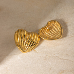 1 Paire De Boucles D'Oreilles À Clous En Acier Inoxydable Étanches En Forme De Cœur. h5 Image6